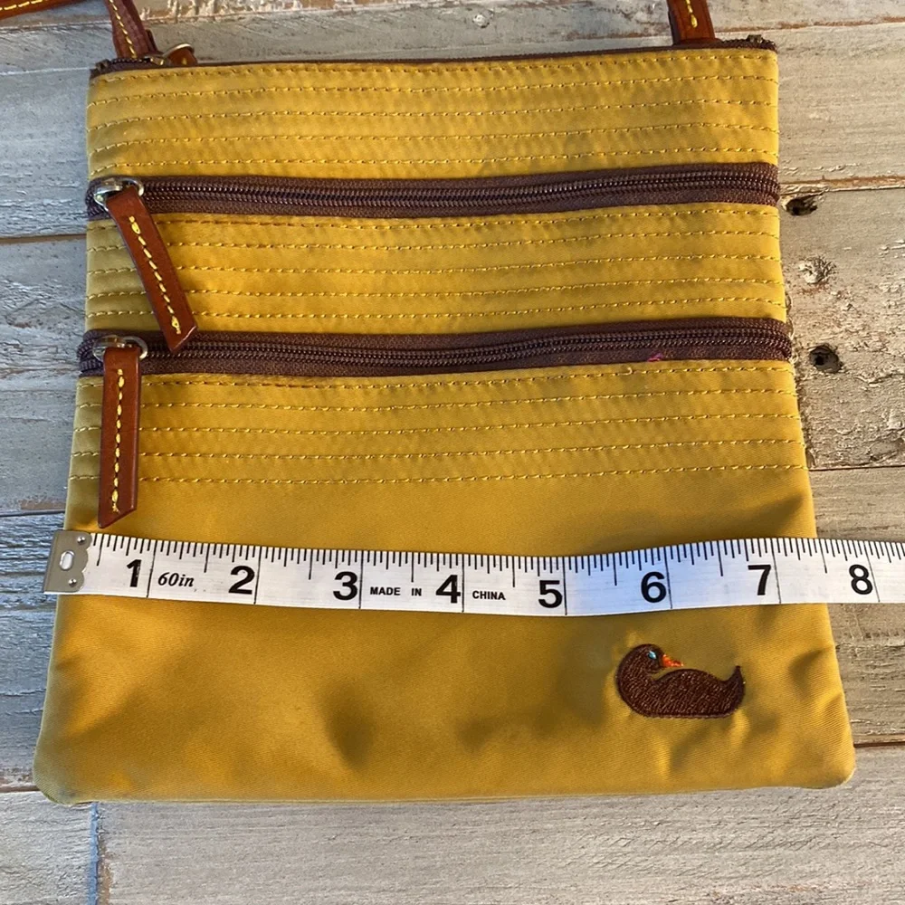 Dooney & Bourke Triple Zip Yellow Pink Interior Crossbody Purse Bag J3795346